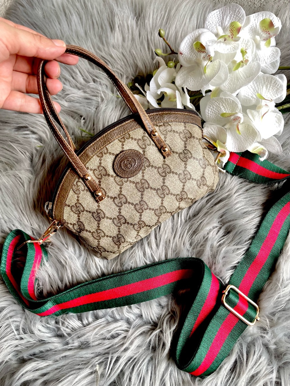 Authentic Gucci vintage GG canvas mini accesory pouch bag 014.89.0032